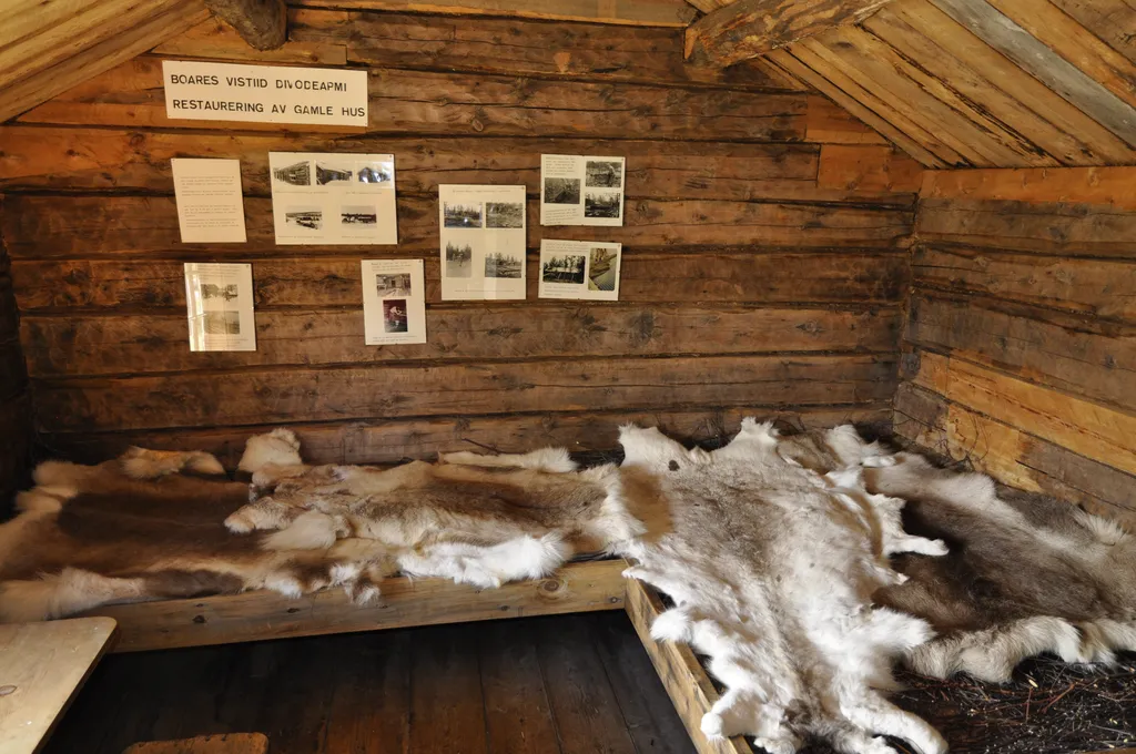 The forest lodge parson’s room, located on the left side of the building. On the wall there are photos of repair work done.
